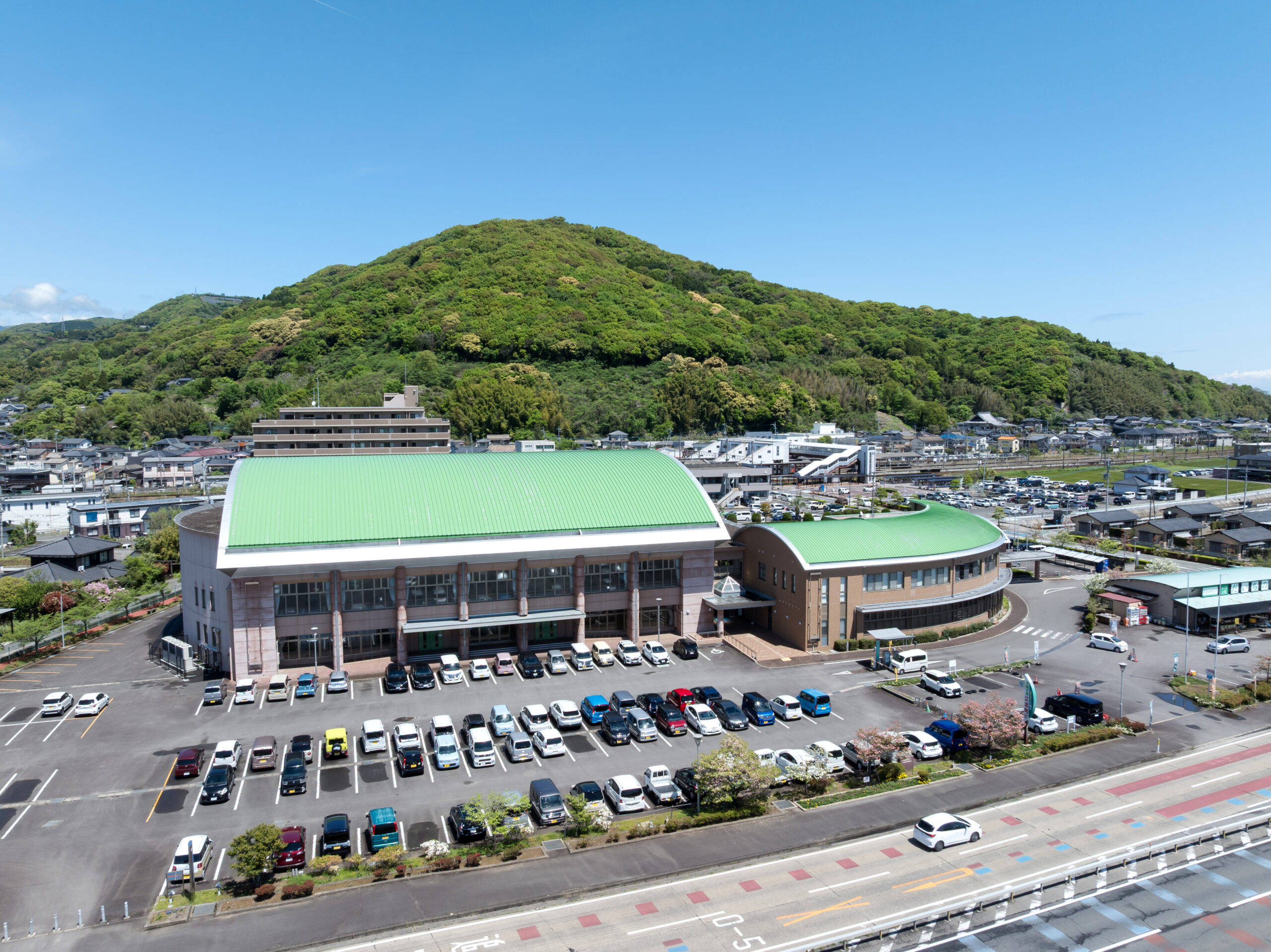 交流センターネイブル駐車場